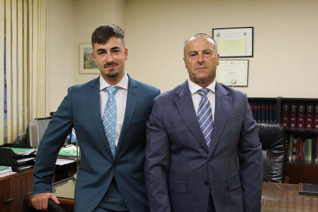 Cano Legal foto quienes somos en Granada